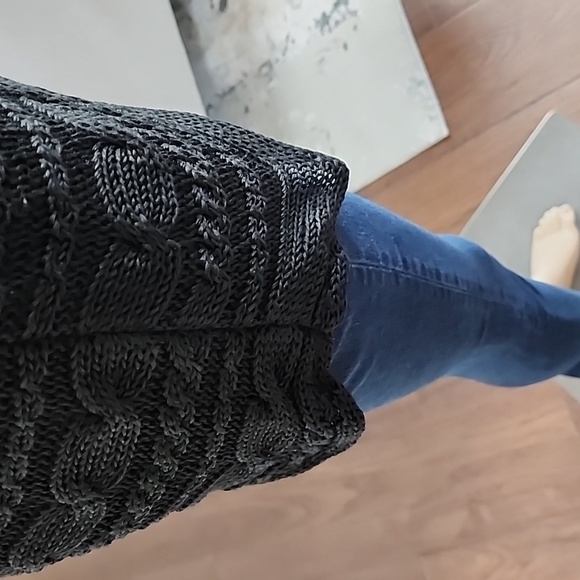 NEW ALICE + OLIVIA Sweater - Picture 7 of 15